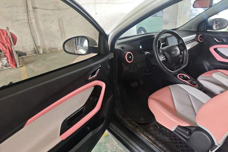 Used Chery QQ Little Ant 2022 Revised Version Sweet Pink Edition Half-Sugar Version Lithium Iron Phosphate 30.7 kWh 30 kW 301 km Driver Seat