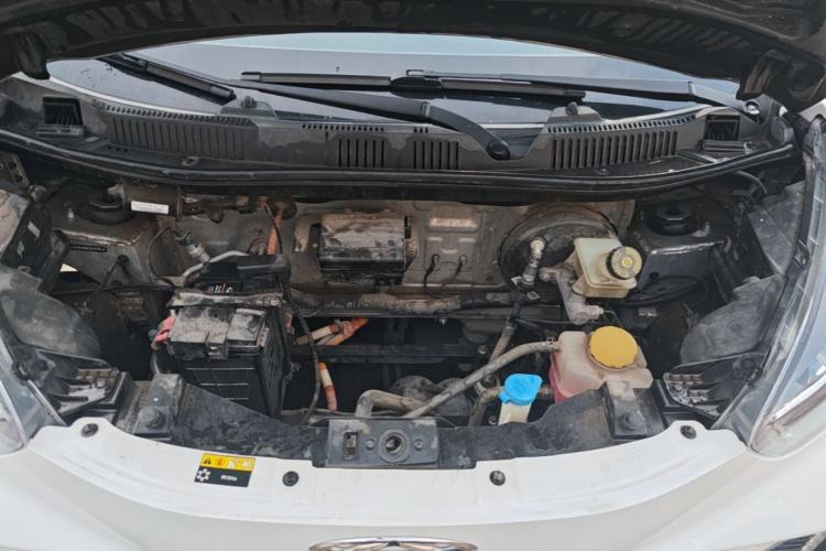 Used Chery QQ Little Ant 2022 Sweet Pink Edition Half-Sugar Version Lithium Iron Phosphate 30 kW 301 km Engine Bay