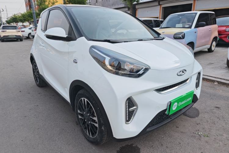 Used Chery QQ Little Ant 2022 Restyled Version Sweet Pink Edition Half-Sugar Version 30.6 kWh 30 kW 301 km Front Right 45 Deg