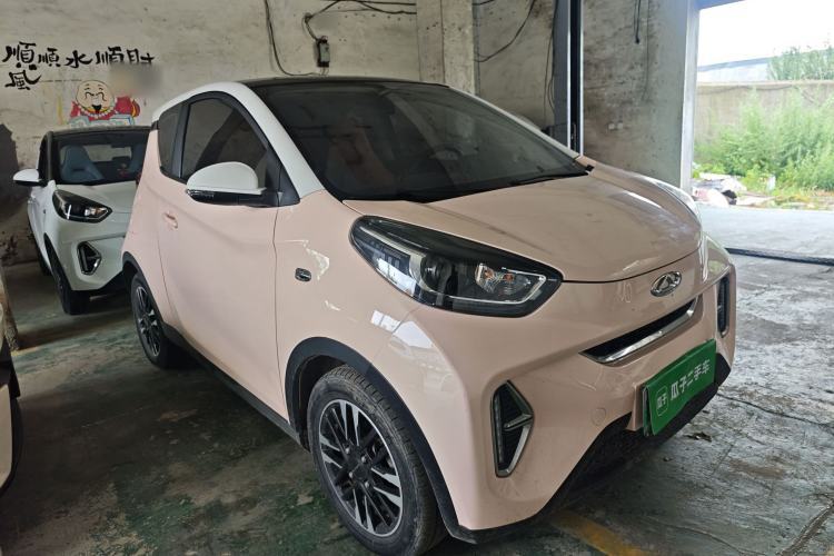 Used Chery QQ Little Ant 2022 Revised Version Sweet Pink Edition Half-Sugar Version Lithium Iron Phosphate 30.7 kWh 30 kW 301 km Front Right 45 Deg