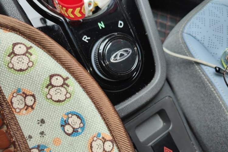 Used Chery QQ Little Ant 2022 Sweet Pink Edition Half-Sugar Version 3-Cell Lithium 30kW 301km Gear Lever