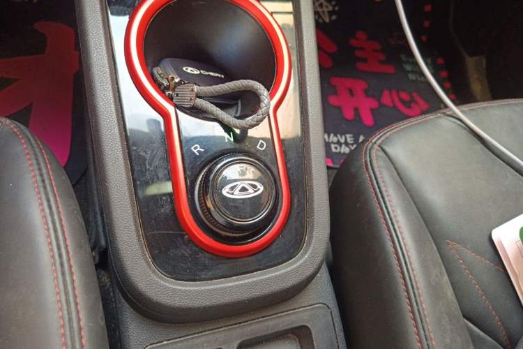 Used Chery QQ Little Ant 2022 Revised Version Sweet Pink Edition Half-Sugar Version Lithium Iron Phosphate 30.7 kWh 30 kW 301 km Gear Lever