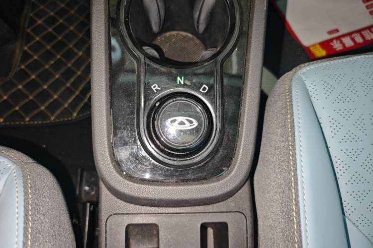 Used Chery QQ Little Ant 2022 Sweet Pink Edition Half-Sugar Version Lithium Iron Phosphate 29.2 kWh 30 kW 301 km Gear Lever