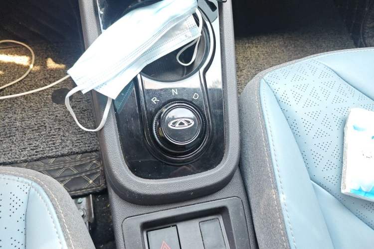 Used Chery QQ Little Ant 2022 Sweet Pink Edition Low-Sugar Version 30kW 301km Range Gear Lever