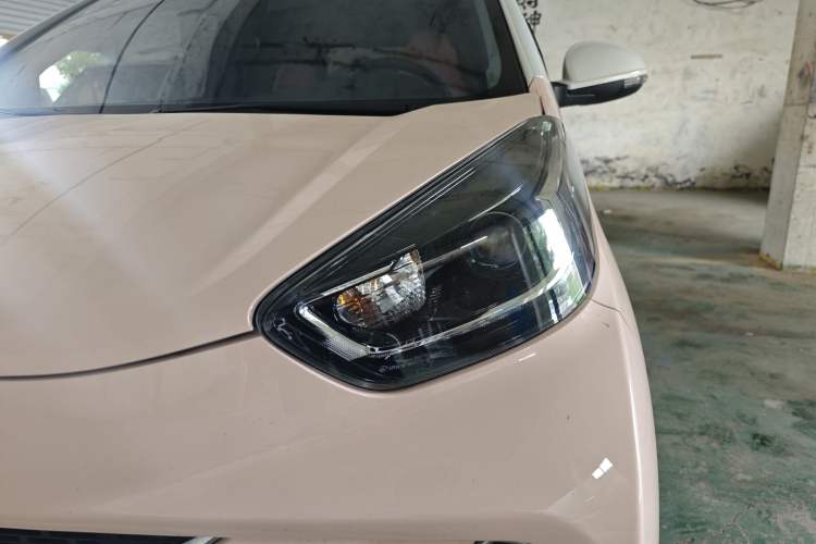 Used Chery QQ Little Ant 2022 Revised Version Sweet Pink Edition Half-Sugar Version Lithium Iron Phosphate 30.7 kWh 30 kW 301 km Left Front Headlight