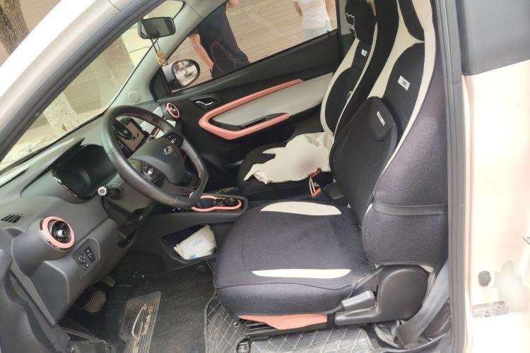 Used Chery QQ Little Ant 2022 Revised Version Sweet Pink Edition Half-Sugar Version Lithium Iron Phosphate 30.7 kWh 30 kW 301 km Left Front Seat