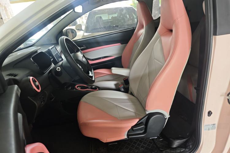 Used Chery QQ Little Ant 2022 Revised Version Sweet Pink Edition Half-Sugar Version Lithium Iron Phosphate 30.7 kWh 30 kW 301 km Left Front Seat
