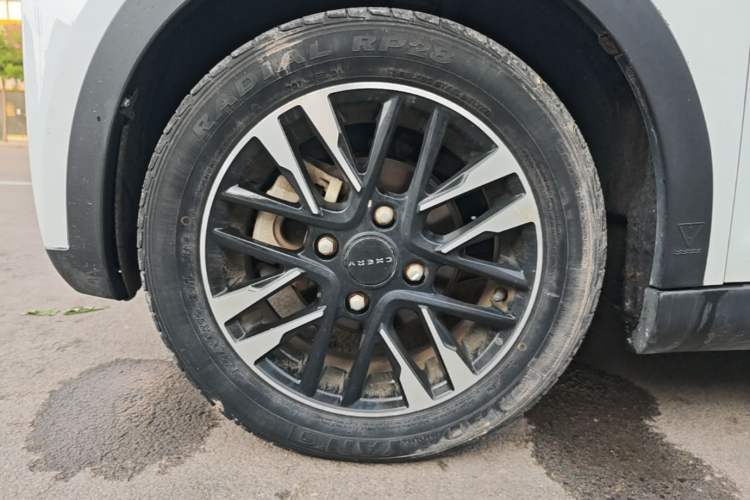 Used Chery QQ Little Ant 2022 Restyled Version Sweet Pink Edition Half-Sugar Version 30.6 kWh 30 kW 301 km Left Front Wheel Hub