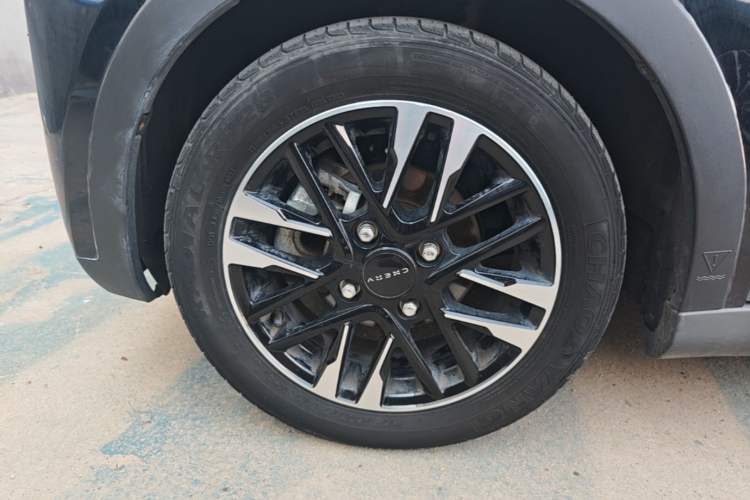 Used Chery QQ Little Ant 2022 Sweet Pink Edition Half-Sugar Version 3-Cell Lithium 30kW 408km Left Front Wheel Hub