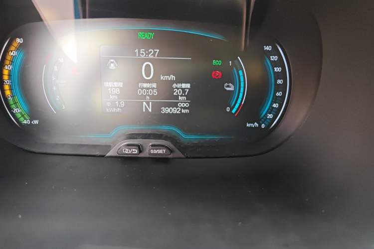 Used Chery QQ Little Ant 2022 Sweet Pink Edition Half-Sugar Version Lithium Iron Phosphate 29.2 kWh 30 kW 301 km Odometer Close Up