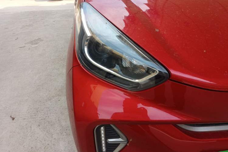 Used Chery QQ Little Ant 2022 Revised Version Sweet Pink Edition Half-Sugar Version Lithium Iron Phosphate 30.7 kWh 30 kW 301 km Right Front Headlight
