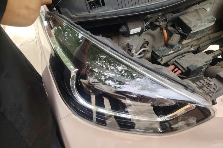 Used Chery QQ Little Ant 2022 Revised Version Sweet Pink Edition Half-Sugar Version Lithium Iron Phosphate 30.7 kWh 30 kW 301 km Right Front Headlight