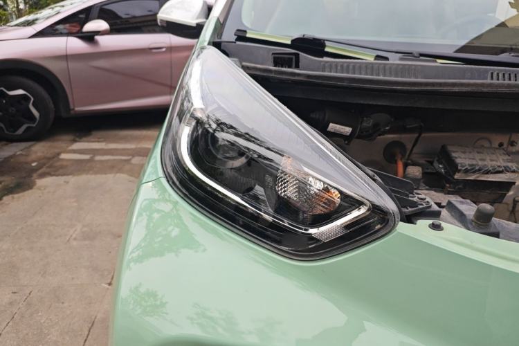 Used Chery QQ Little Ant 2022 Revised Version Sweet Pink Edition Half-Sugar Version Lithium Iron Phosphate 30.7 kWh 30 kW 301 km Right Front Headlight
