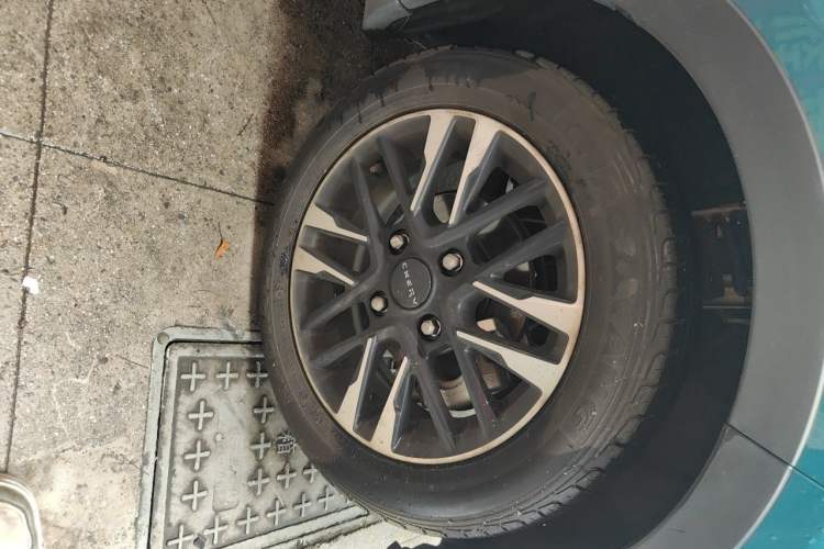 Used Chery QQ Little Ant 2022 Sweet Pink Edition Half-Sugar Version 3-Cell Lithium 30kW 301km Right Front Wheel Hub