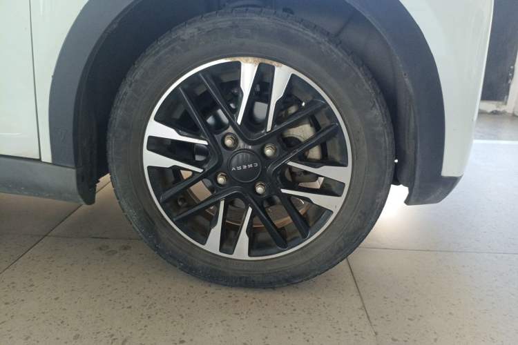 Used Chery QQ Little Ant 2022 Sweet Pink Edition Half-Sugar Version Lithium Iron Phosphate 30 kW 301 km Right Front Wheel Hub