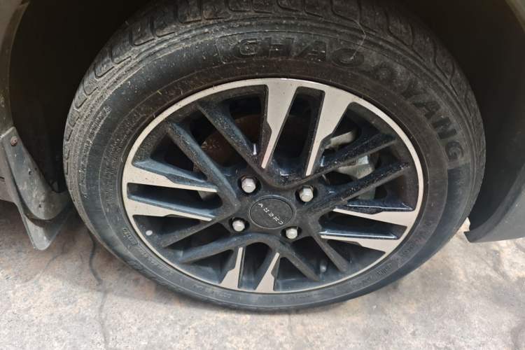 Used Chery QQ Little Ant 2022 Sweet Pink Edition Half-Sugar Version 3-Cell Lithium 30kW 301km Right Front Wheel Hub