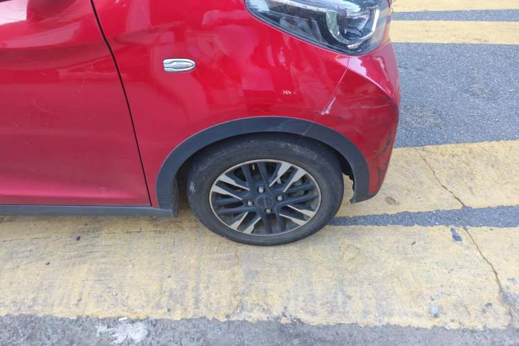 Used Chery QQ Little Ant 2022 Sweet Pink Edition Half-Sugar Version Lithium Iron Phosphate 30 kW 301 km Right Front Wheel Hub