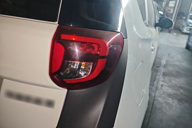 Used Chery QQ Little Ant 2022 Sweet Pink Edition Half-Sugar Version 3-Cell Lithium 30kW 301km Right Rear Taillight