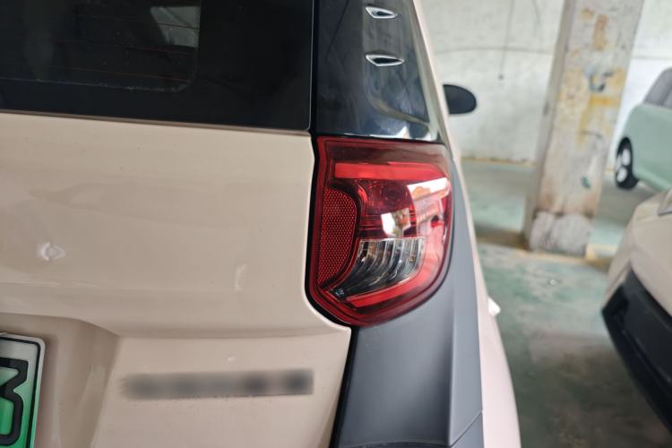 Used Chery QQ Little Ant 2022 Revised Version Sweet Pink Edition Half-Sugar Version Lithium Iron Phosphate 30.7 kWh 30 kW 301 km Right Rear Taillight