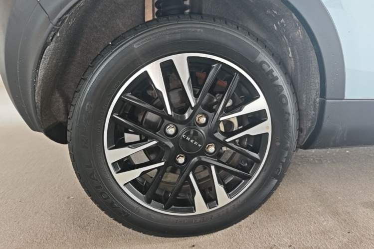 Used Chery QQ Little Ant 2022 Sweet Pink Edition Half-Sugar Version Lithium Iron Phosphate 29.2 kWh 30 kW 301 km Right Rear Wheel Hub