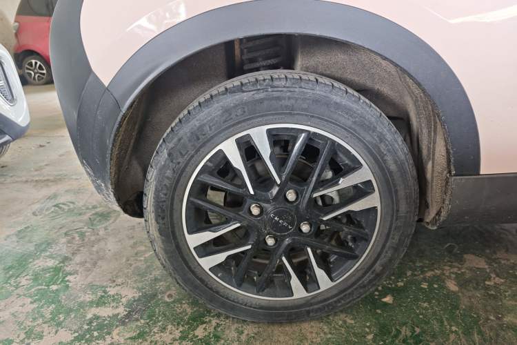 Used Chery QQ Little Ant 2022 Revised Version Sweet Pink Edition Half-Sugar Version Lithium Iron Phosphate 30.7 kWh 30 kW 301 km Right Rear Wheel Hub