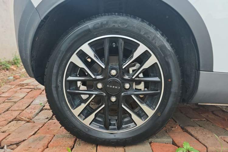 Used Chery QQ Little Ant 2022 Sweet Pink Edition Half-Sugar Version Lithium Iron Phosphate 30 kW 301 km Right Rear Wheel Hub