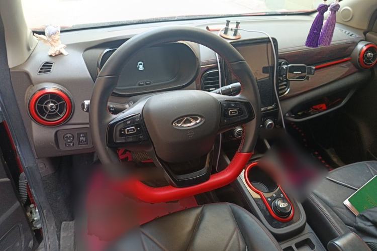 Used Chery QQ Little Ant 2022 Revised Version Sweet Pink Edition Half-Sugar Version Lithium Iron Phosphate 30.7 kWh 30 kW 301 km Steering Wheel