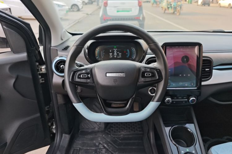 Used Chery QQ Little Ant 2022 Restyled Version Sweet Pink Edition Half-Sugar Version 30.6 kWh 30 kW 301 km Steering Wheel
