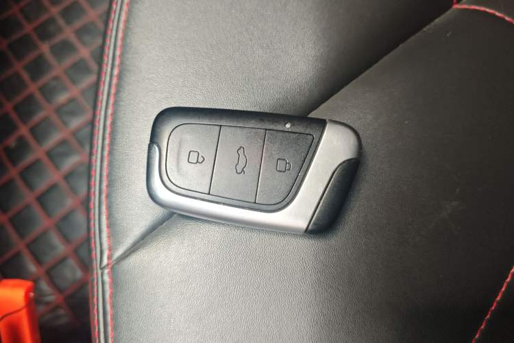 Used Chery QQ Little Ant 2022 Sweet Pink Edition Half-Sugar Version 3-Cell Lithium 30kW 301km Vehicle Key