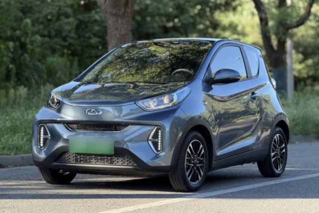 Ojetý Chery QQ Little Ant 2022 Sweet Pink Edition Half-Sugar Version Lithium Iron Phosphate 30 kW 301 km
