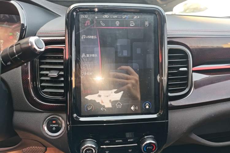 Used Chery QQ Little Ant 2022 Revised Version Sweet Pink Edition Half-Sugar Version Lithium Iron Phosphate 30.7 kWh 30 kW 301 km Audio And AC Panel