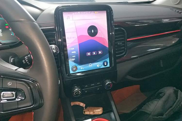 Used Chery QQ Little Ant 2022 Sweet Pink Edition Half-Sugar Version 3-Cell Lithium 30kW 301km Audio And AC Panel