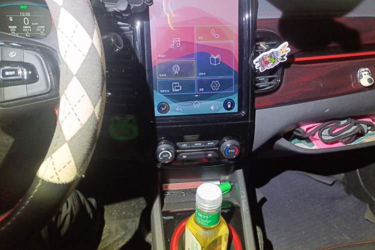 Used Chery QQ Little Ant 2022 Sweet Pink Edition Half-Sugar Version 3-Cell Lithium 30kW 301km Audio And AC Panel