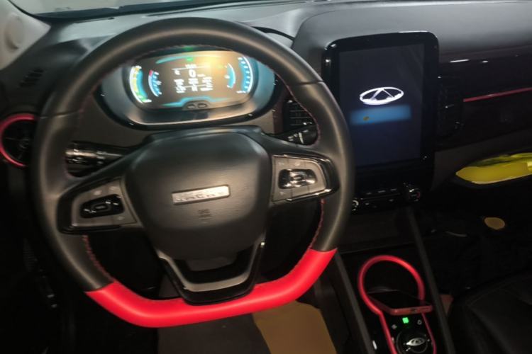 Used Chery QQ Little Ant 2022 Restyled Version Sweet Pink Edition Half-Sugar Version 30.6 kWh 30 kW 301 km Center Console