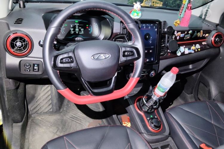 Used Chery QQ Little Ant 2022 Sweet Pink Edition Half-Sugar Version Lithium Iron Phosphate 29.2 kWh 30 kW 301 km Center Console