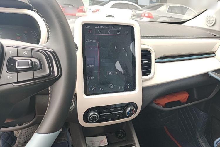 Used Chery QQ Little Ant 2022 Restyled Version Sweet Pink Edition Half-Sugar Version 30.6 kWh 30 kW 301 km Center Console
