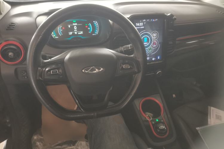 Used Chery QQ Little Ant 2022 Revised Version Sweet Pink Edition Half-Sugar Version Lithium Iron Phosphate 30.7 kWh 30 kW 301 km Center Console