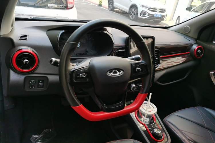 Used Chery QQ Little Ant 2022 Sweet Pink Edition Half-Sugar Version Lithium Iron Phosphate 29.2 kWh 30 kW 301 km Center Console