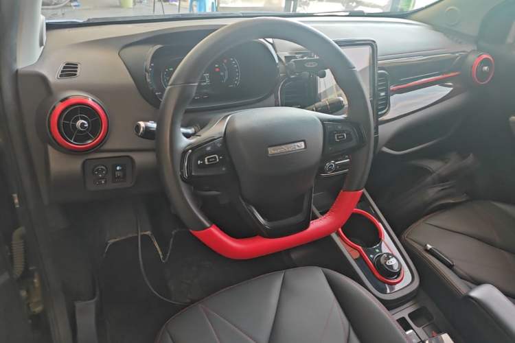 Used Chery QQ Little Ant 2022 Sweet Pink Edition Half-Sugar Version 3-Cell Lithium 30kW 301km Center Console