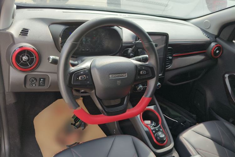 Used Chery QQ Little Ant 2022 Revised Version Sweet Pink Edition Half-Sugar Version Lithium Iron Phosphate 30.7 kWh 30 kW 301 km Center Console