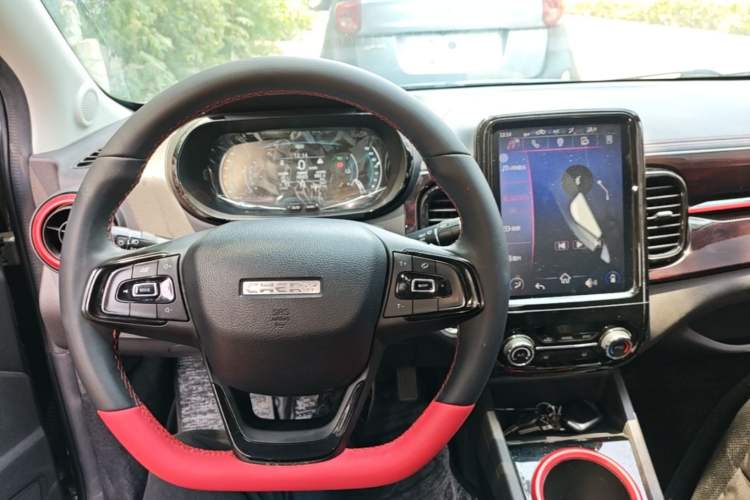 Used Chery QQ Little Ant 2022 Sweet Pink Edition Half-Sugar Version Lithium Iron Phosphate 30 kW 301 km Center Console