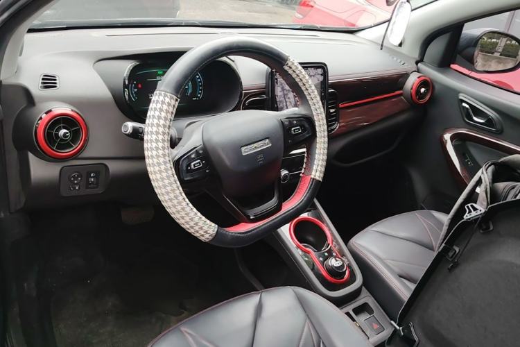 Used Chery QQ Little Ant 2022 Sweet Pink Edition Half-Sugar Version 3-Cell Lithium 30kW 301km Center Console
