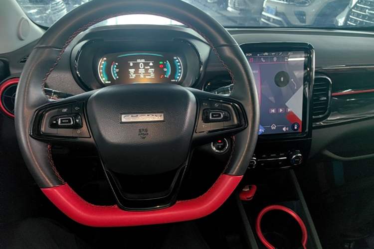 Used Chery QQ Little Ant 2022 Sweet Pink Edition Half-Sugar Version 3-Cell Lithium 30kW 301km Center Console