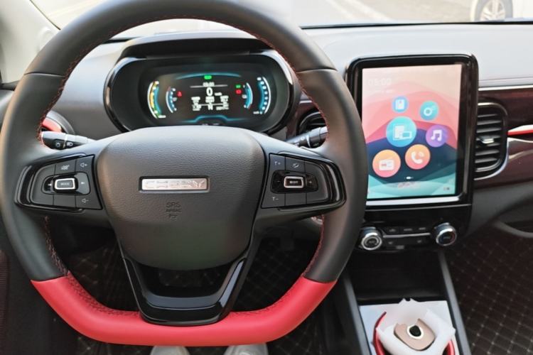 Used Chery QQ Little Ant 2022 Revised Version Sweet Pink Edition Half-Sugar Version Lithium Iron Phosphate 30.7 kWh 30 kW 301 km Center Console