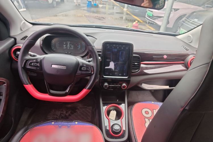 Used Chery QQ Little Ant 2022 Revised Version Sweet Pink Edition Half-Sugar Version Lithium Iron Phosphate 30.7 kWh 30 kW 301 km Center Console