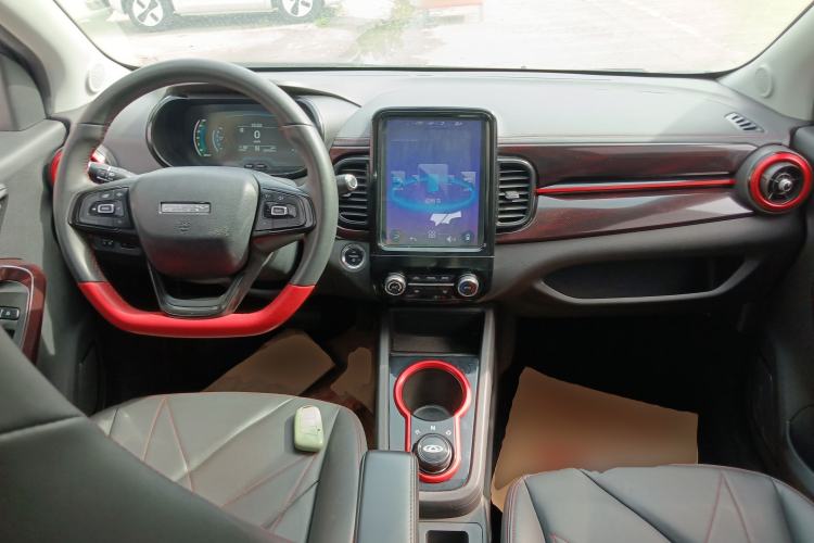 Used Chery QQ Little Ant 2022 Sweet Pink Edition Half-Sugar Version Lithium Iron Phosphate 30 kW 301 km Center Console