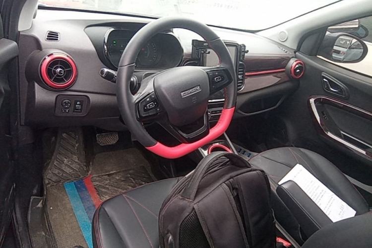 Used Chery QQ Little Ant 2022 Sweet Pink Edition Half-Sugar Version Lithium Iron Phosphate 30 kW 301 km Center Console