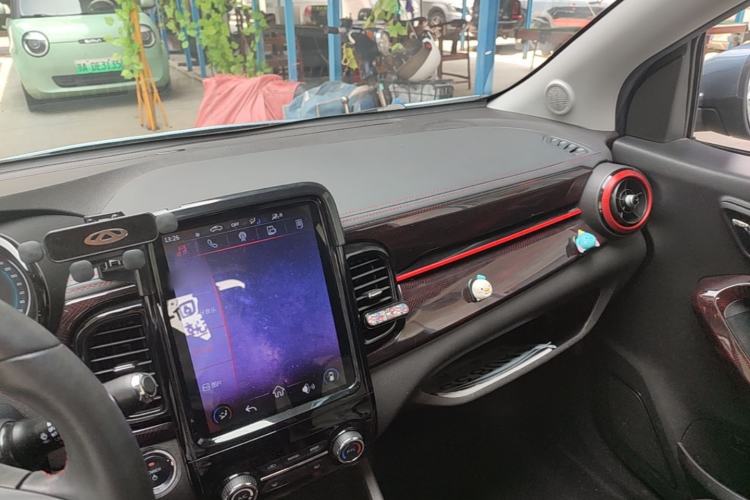 Used Chery QQ Little Ant 2022 Sweet Pink Edition Half-Sugar Version Lithium Iron Phosphate 30 kW 301 km Center Console
