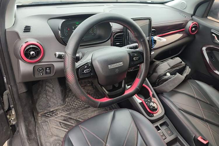 Used Chery QQ Little Ant 2022 Sweet Pink Edition Half-Sugar Version Lithium Iron Phosphate 30 kW 301 km Center Console