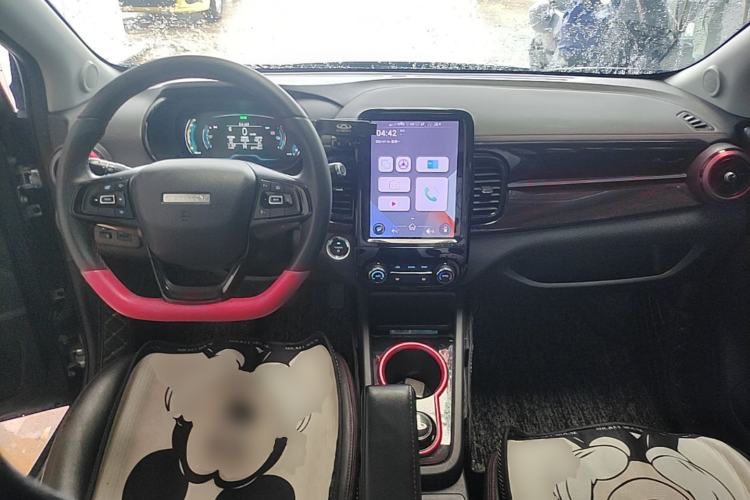 Used Chery QQ Little Ant 2022 Revised Version Sweet Pink Edition Half-Sugar Version Lithium Iron Phosphate 30.7 kWh 30 kW 301 km Center Console